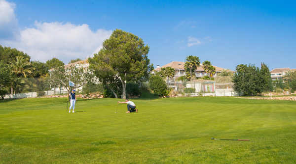 Golfen im Lindner Golf & Wellness Resort Portals Nous mit Pool